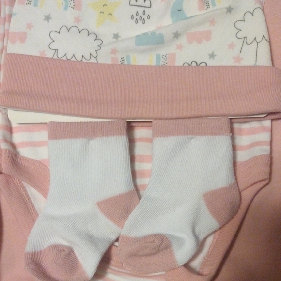 Pink Baby Outfit Set with Rainbow Bib - Picture 6 of 9